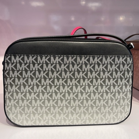 Michael Kors Jet Set Large Ombré Signature Logo EW Crossbody Body
Black 
NWT - Picture 10 of 15